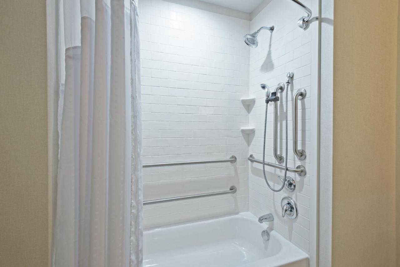 Holiday Inn Express & Suites New Cumberland By Ihg Экстерьер фото